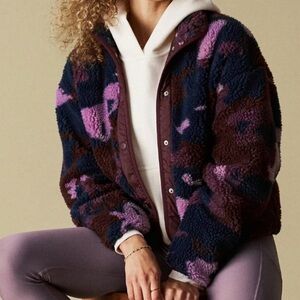 Fabletics Tahoe Teddy Jacket Glitch Camo Merlot Size Medium